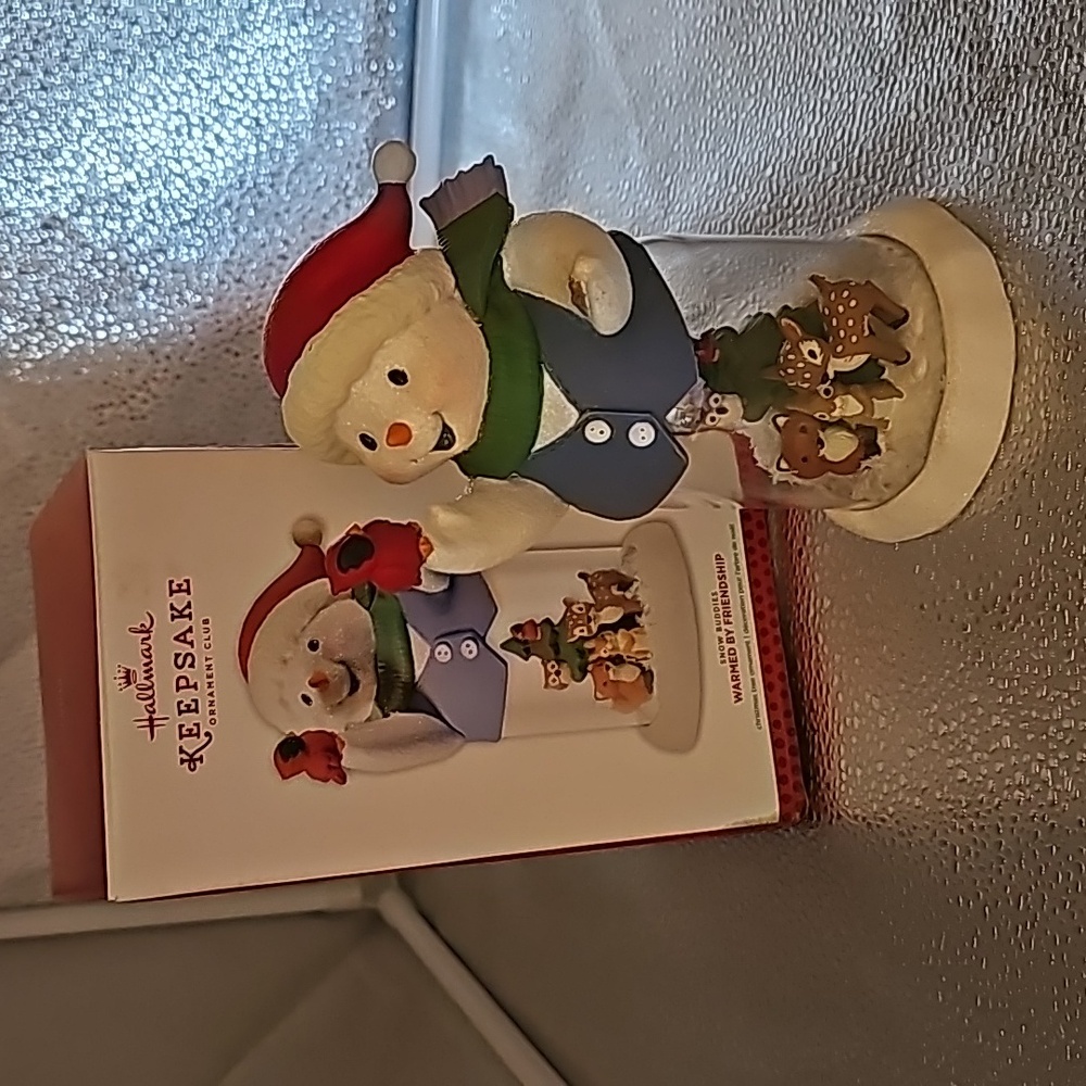 Hallmark Snow Buddies Warmed by Friendship.